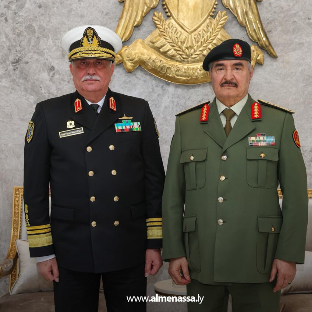 Extra.jpg11111111111 القائد العام يبحث المستجدات العسكرية وخطط رفع الجاهزية مع رؤساء الأركان