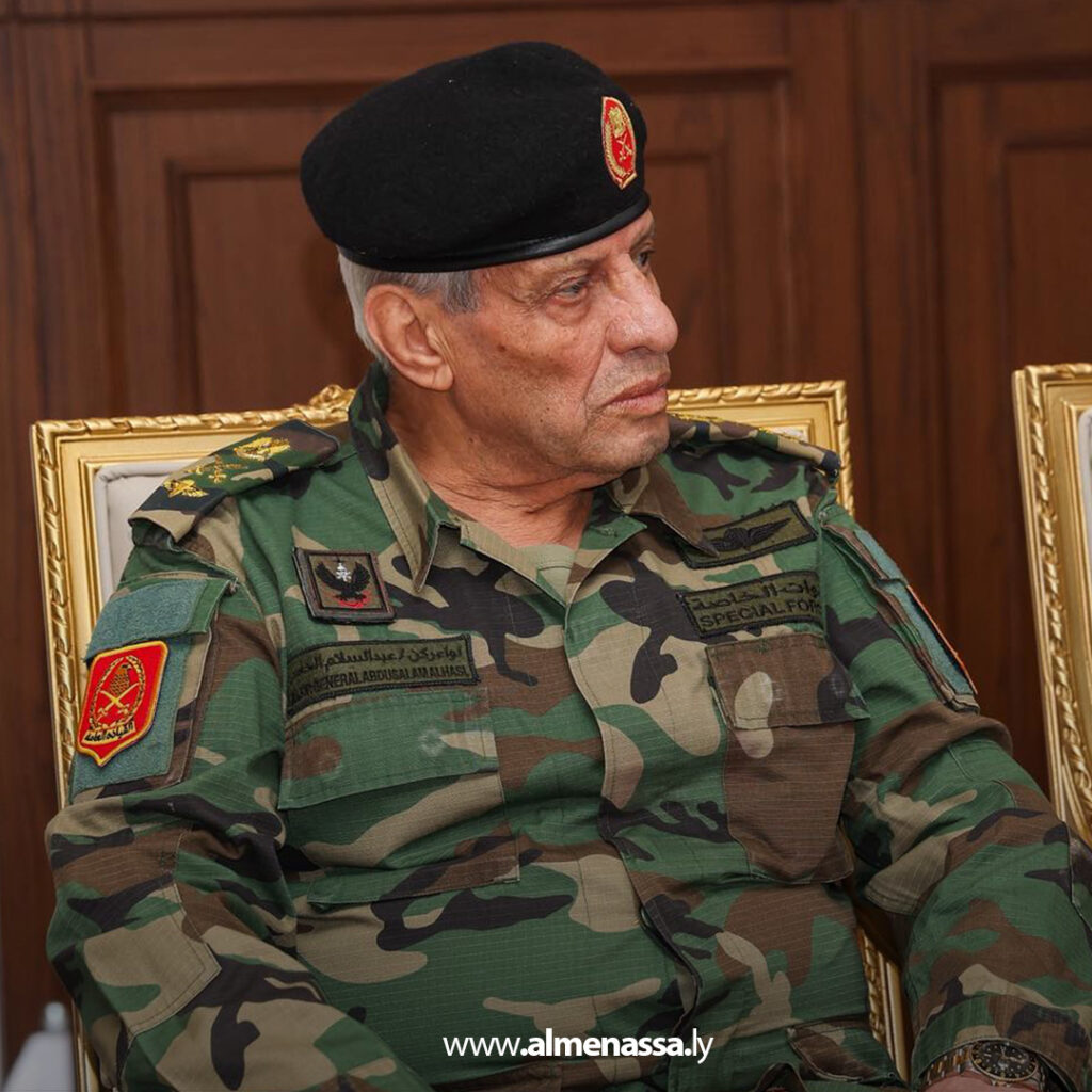 Extra.jpg1111111111111111 القائد العام يبحث المستجدات العسكرية وخطط رفع الجاهزية مع رؤساء الأركان