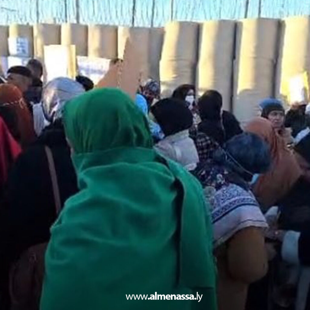 Extra.jpg4 تظاهرات أمام مقر البعثة الأممية في جنزور للمطالبة بإسقاط حكومة الدبيبة