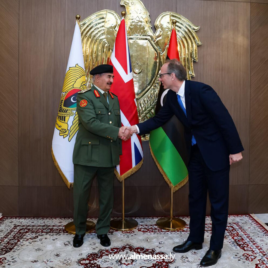 القائد العام للقوات المسلحة يستقبل السفير البريطاني ويبحث سبل التعاون الأمني والاقتصادي