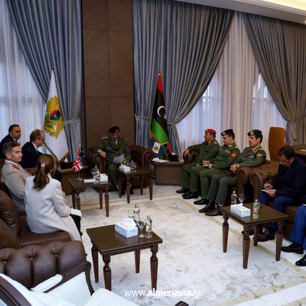 القائد العام للقوات المسلحة يستقبل السفير البريطاني ويبحث سبل التعاون الأمني والاقتصادي