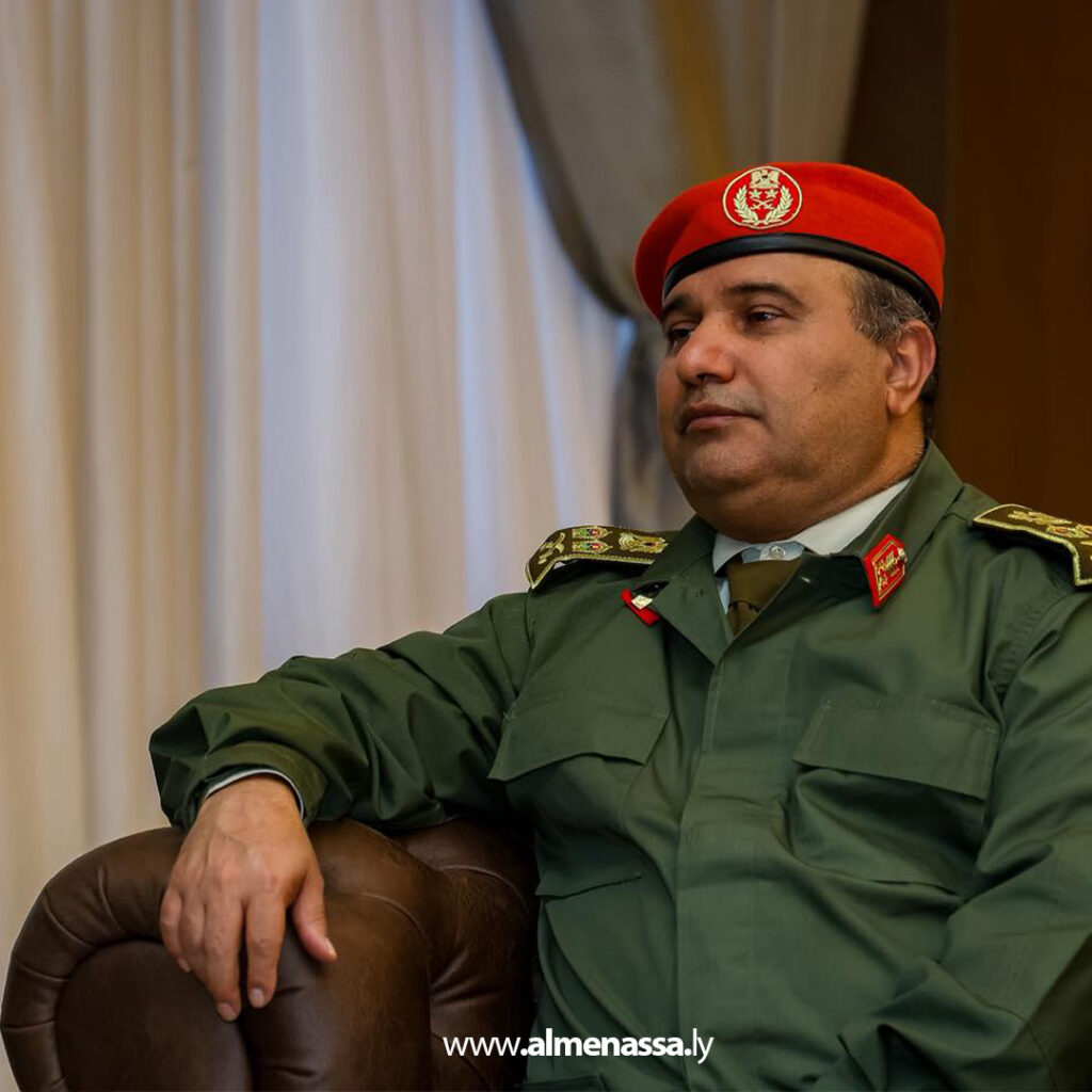 Extra03 2 القائد العام للقوات المسلحة يستقبل السفير البريطاني ويبحث سبل التعاون الأمني والاقتصادي