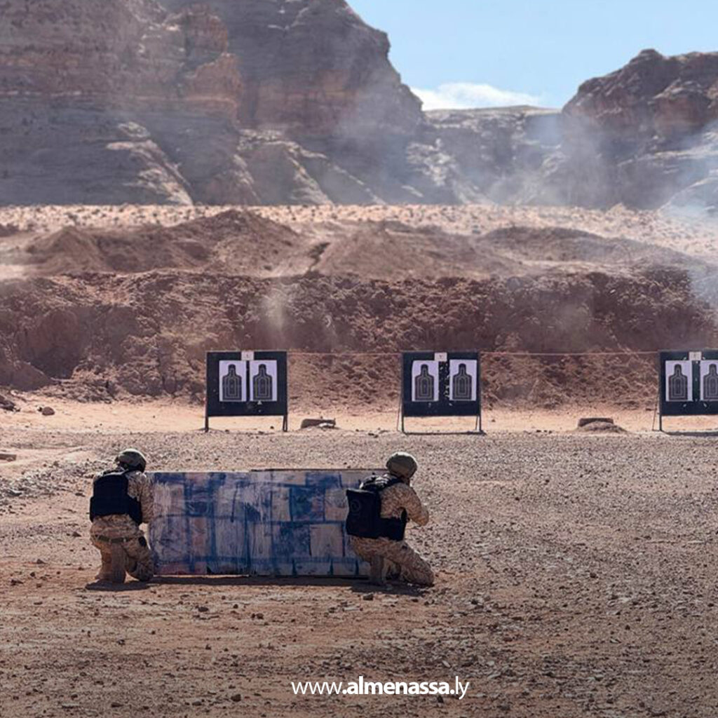 Extra 1.jpg7 1 التميمي يحضر تمرينًا تعبويًا بالذخيرة الحية للطلبة والضباط الليبيين في الأردن