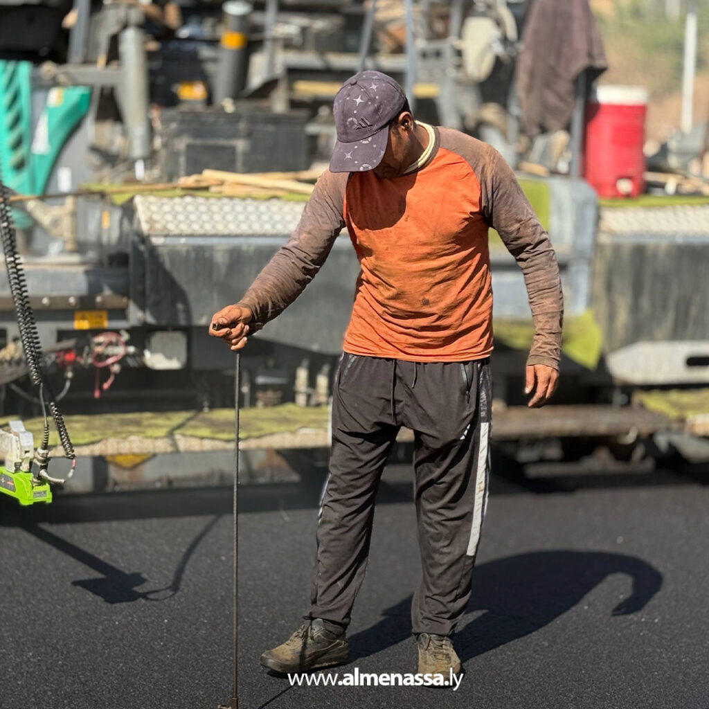 Extra 1.jpg9 1 مشروع طريق براك سبها: تقدم ملحوظ في الرصف بطول 14 كيلومترًا