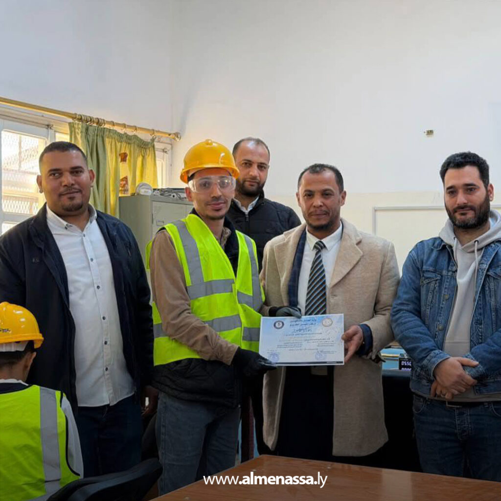Extra 10.jpg1 10 المركز الليبي الكوري يختتم دورة في صيانة الهاتف النقال بطرابلس