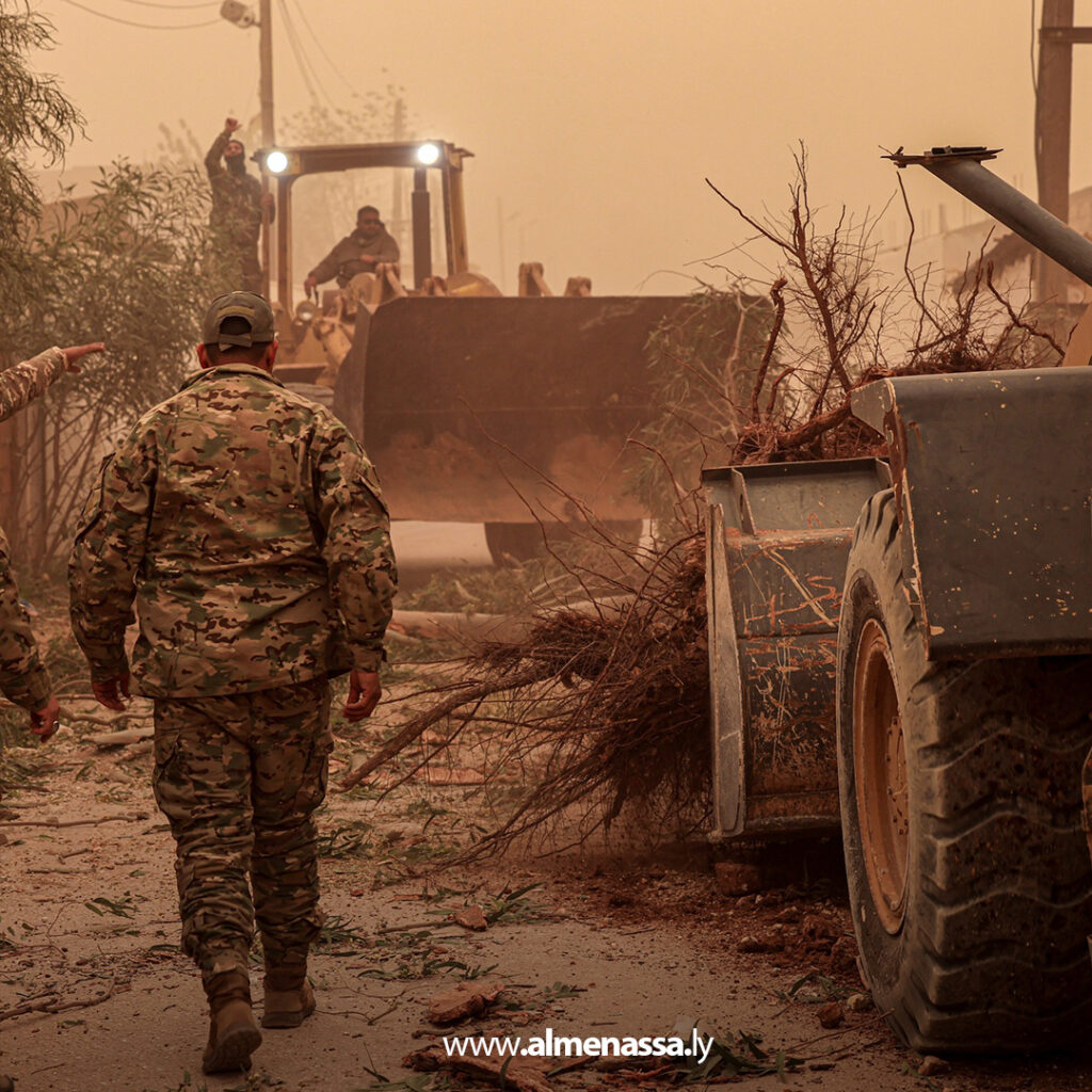 Extra 2.jpg13 2 القوات المسلحة تتدخل لمواجهة آثار العاصفة في بنغازي والبيضاء