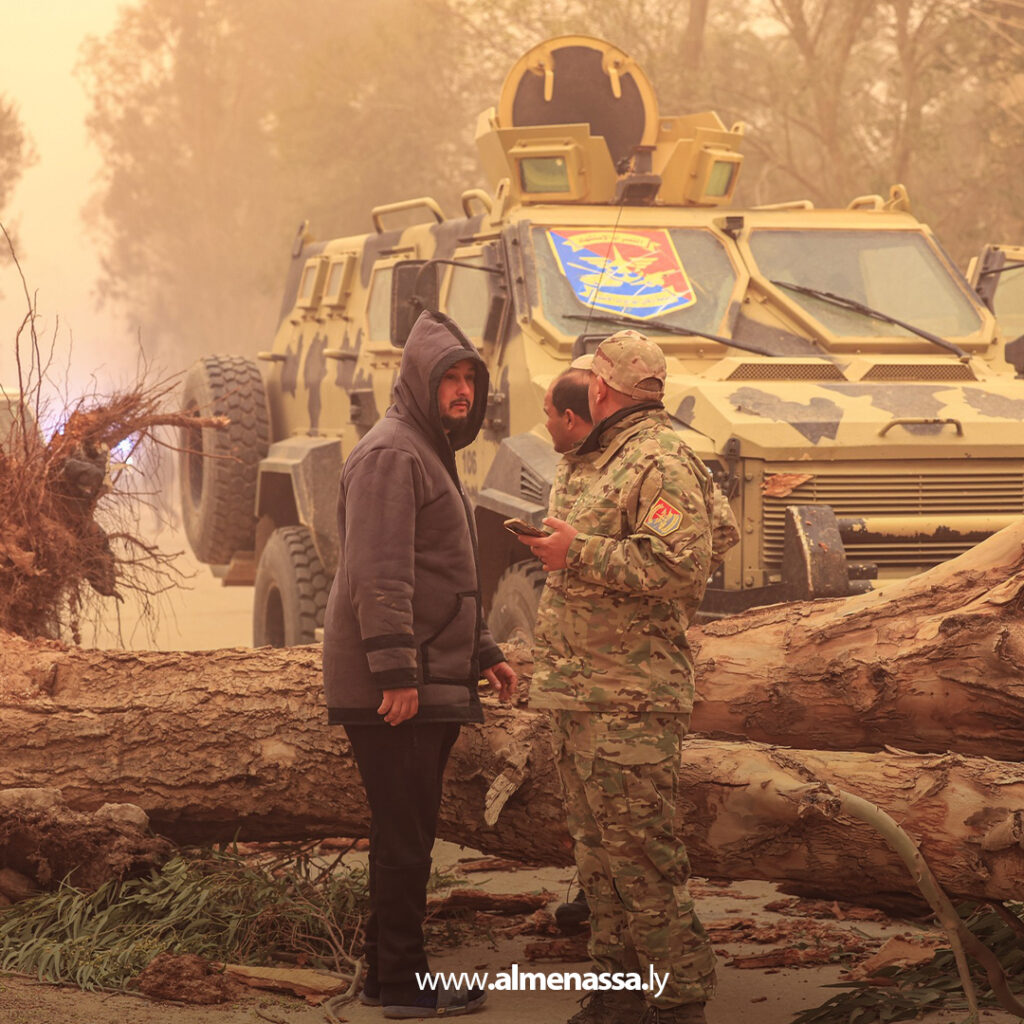 Extra 2.jpg18 2 القوات المسلحة تتدخل لمواجهة آثار العاصفة في بنغازي والبيضاء