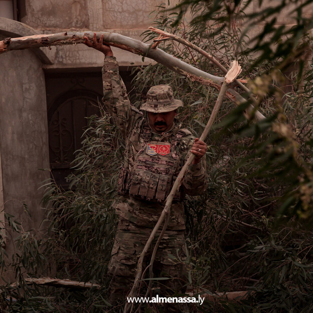 Extra 2.jpg22 2 القوات المسلحة تتدخل لمواجهة آثار العاصفة في بنغازي والبيضاء