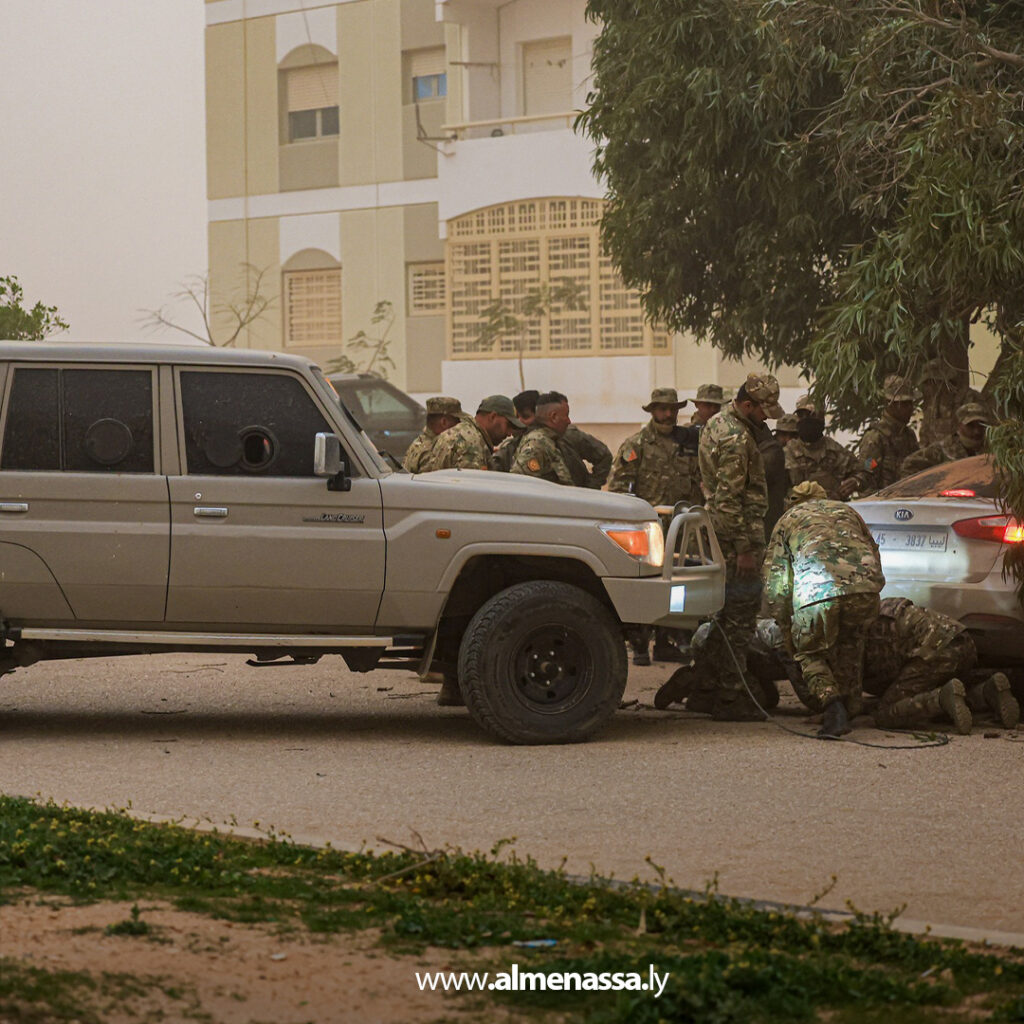 Extra 2.jpg24 2 القوات المسلحة تتدخل لمواجهة آثار العاصفة في بنغازي والبيضاء