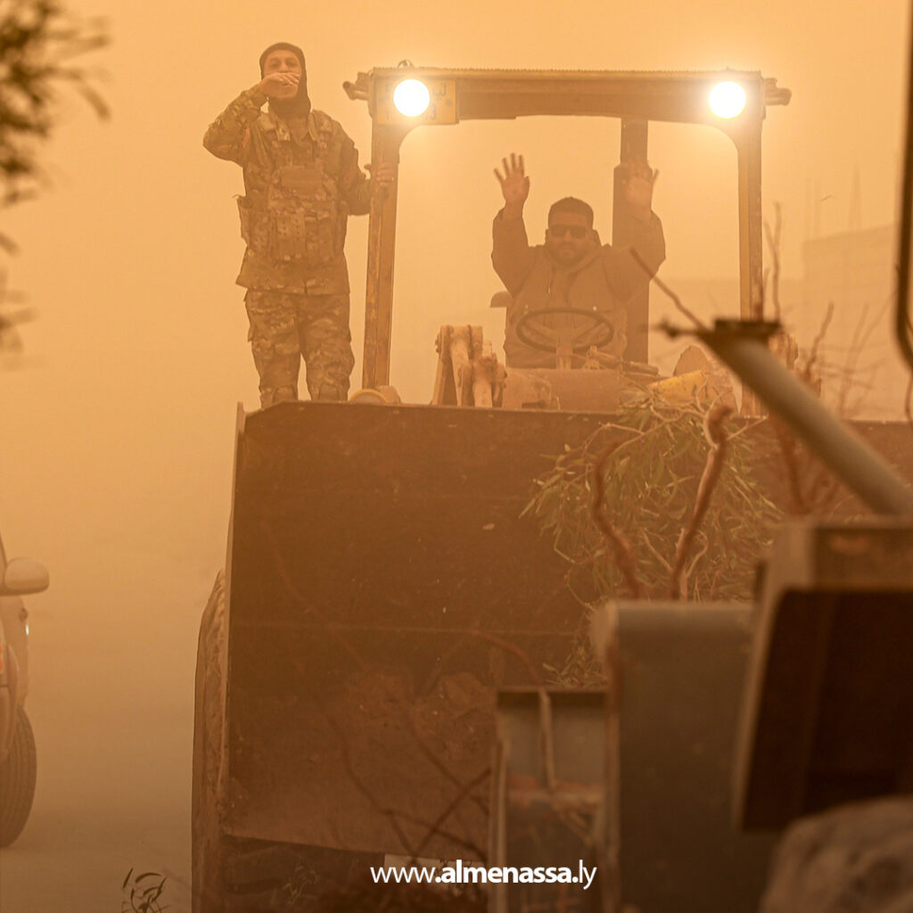 Extra 23.jpg2 23 القوات المسلحة تتدخل لمواجهة آثار العاصفة في بنغازي والبيضاء