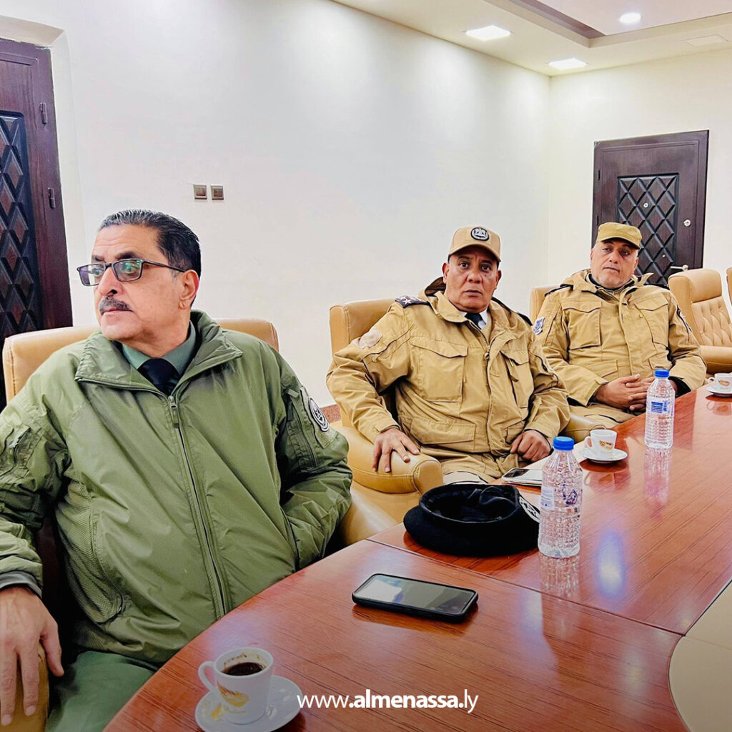 رئيس جهاز مكافحة الهجرة غير الشرعية يزور معهد تدريب الشرطة قرنادة لتفقد الطلبة المتدربين