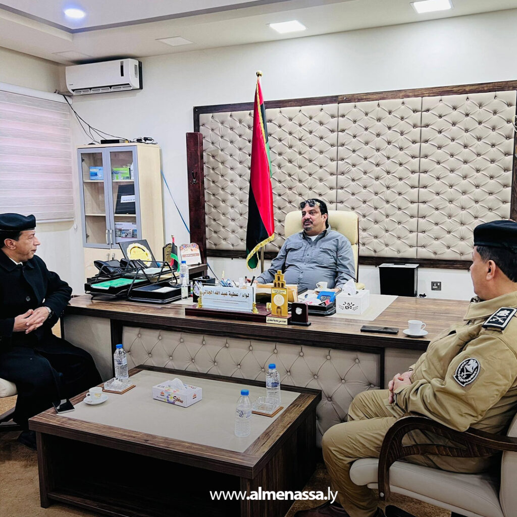 رئيس جهاز مكافحة الهجرة غير الشرعية يزور معهد تدريب الشرطة قرنادة لتفقد الطلبة المتدربين