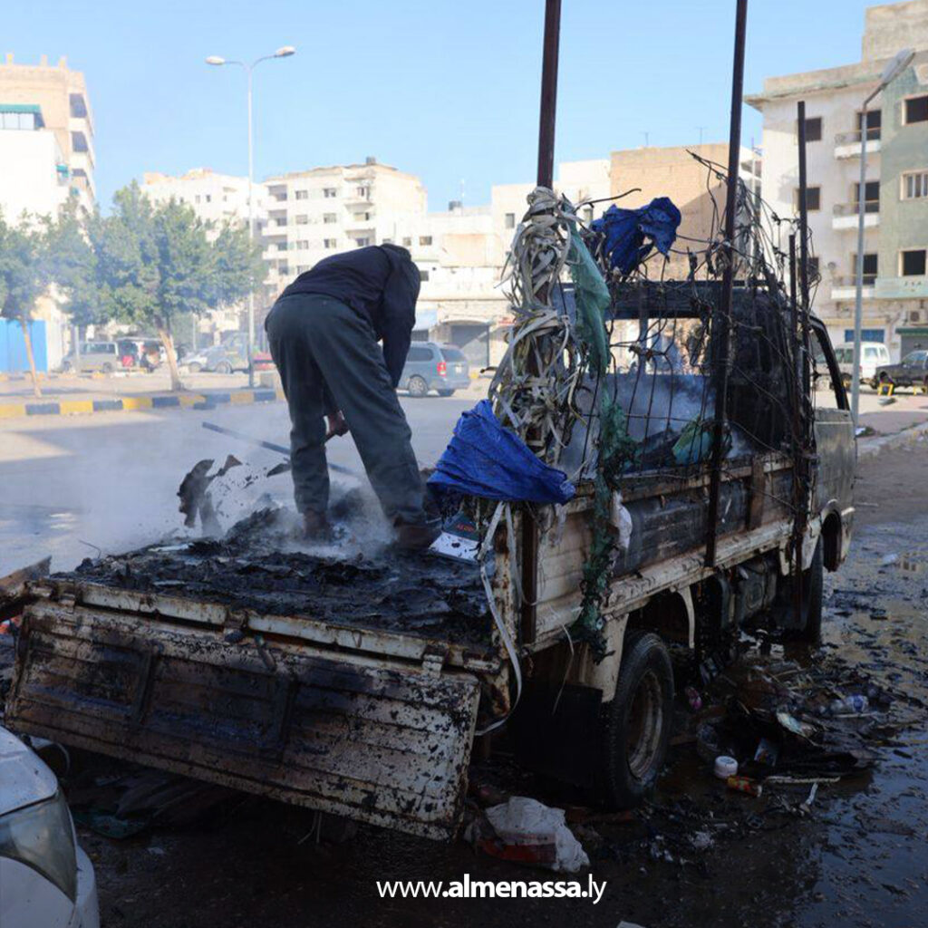 Extra 34.jpg1 34 مديرية أمن طرابلس تعلن السيطرة على حريق مركبة بميدان السويحلي