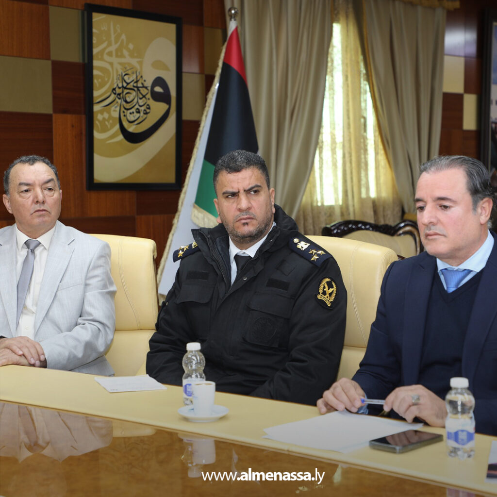 Extra 4.jpg4 4 وزير الاقتصاد والتجارة يتابع تنظيم السوق المحلي وضبط الأسعار