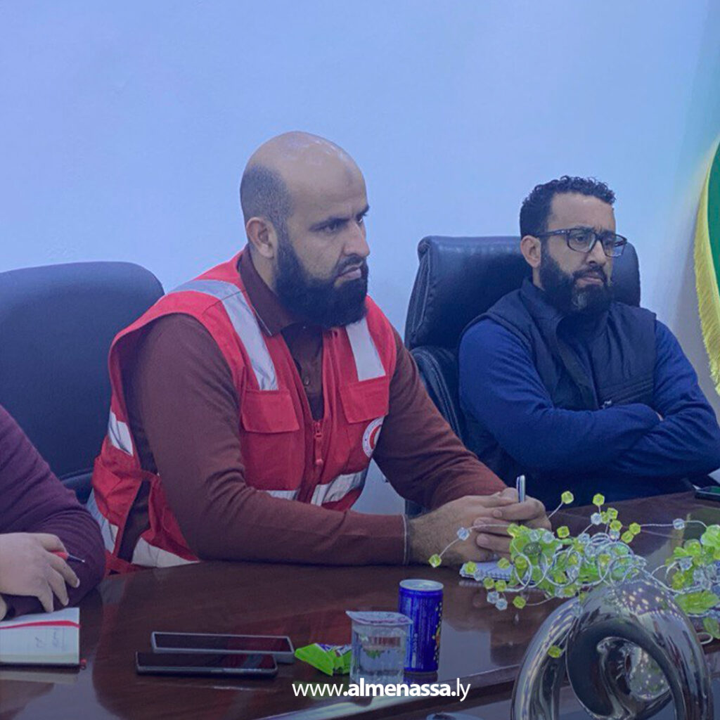 Extra 42 عميد بلدية الكفرة يلتقي وفد الهلال الأحمر والصليب الأحمر لبحث تعزيز الدعم الإنساني