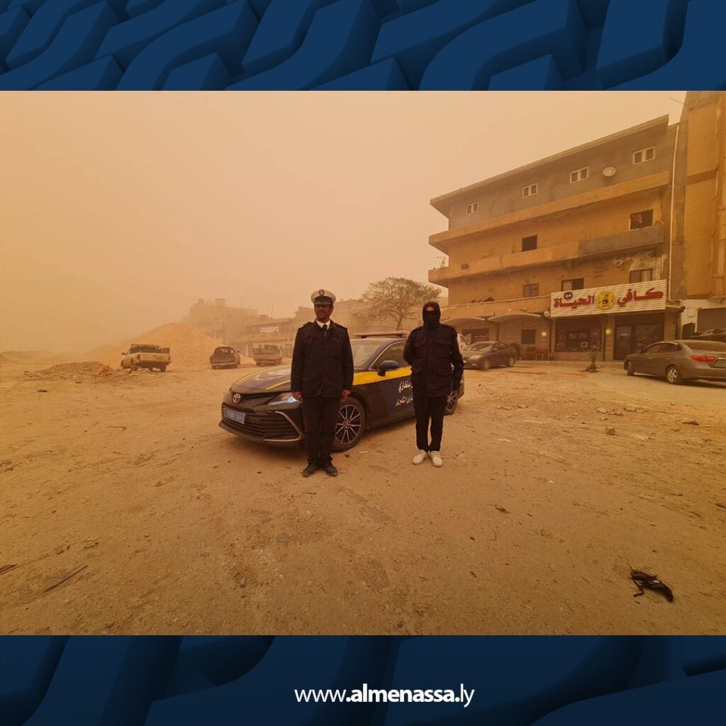 WhatsApp Image 2026 01 20 at 9.16.41 PM أمن بنغازي تواصل إزالة مخلفات العاصفة وتأمين الطرق رغم انعدام الرؤية