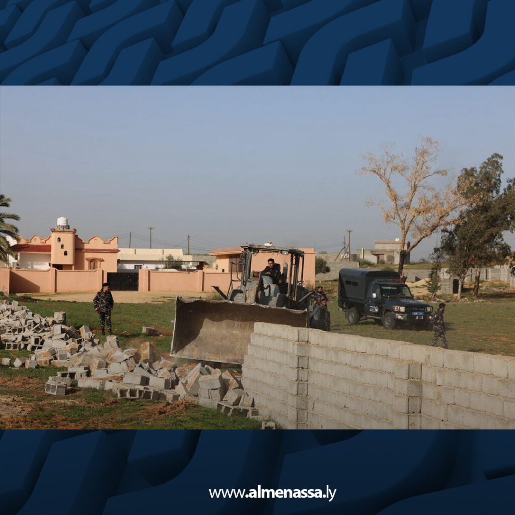 extra Recovered 5.jpg8 5 إزالة التعديات عن مشروع قصر خيار الزراعي وإعادة المزارع للمنتفعين