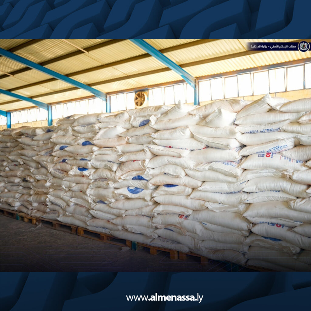 Extra 106.jpg11 106 جولات ميدانية للجنة متابعة أزمة الوقود والسلع التموينية لمتابعة عمليات التوزيع في مختلف المناطق