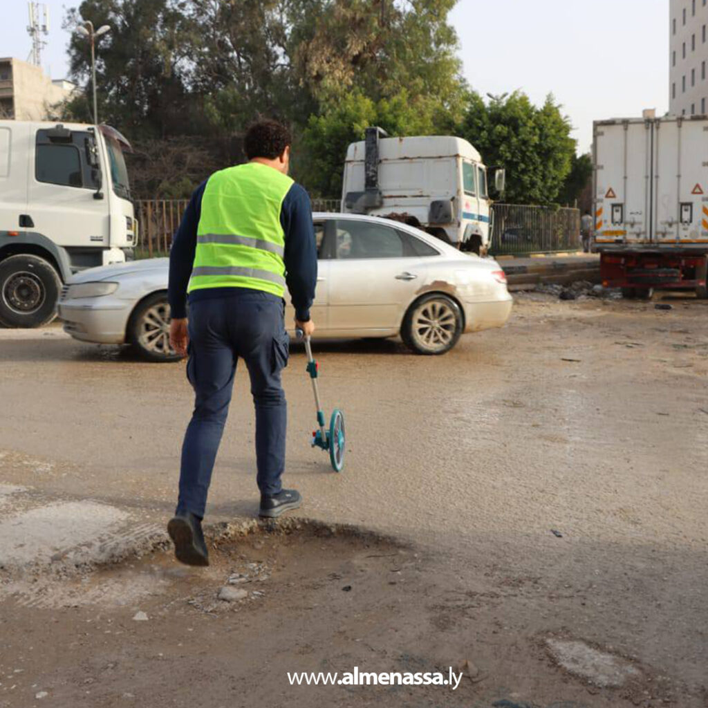 Extra 112.jpg1 112 بلدية بنغازي تبدأ حصر وتقييم احتياجات صيانة الطرق الرئيسية