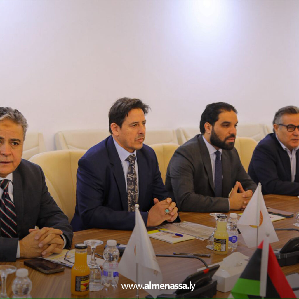 فريق برلماني يبحث مع السفير البريطاني سبل حماية الأموال الليبية المجمدة 2 Extra 25.jpg1 25 فريق برلماني يبحث مع السفير البريطاني سبل حماية الأموال الليبية المجمدة