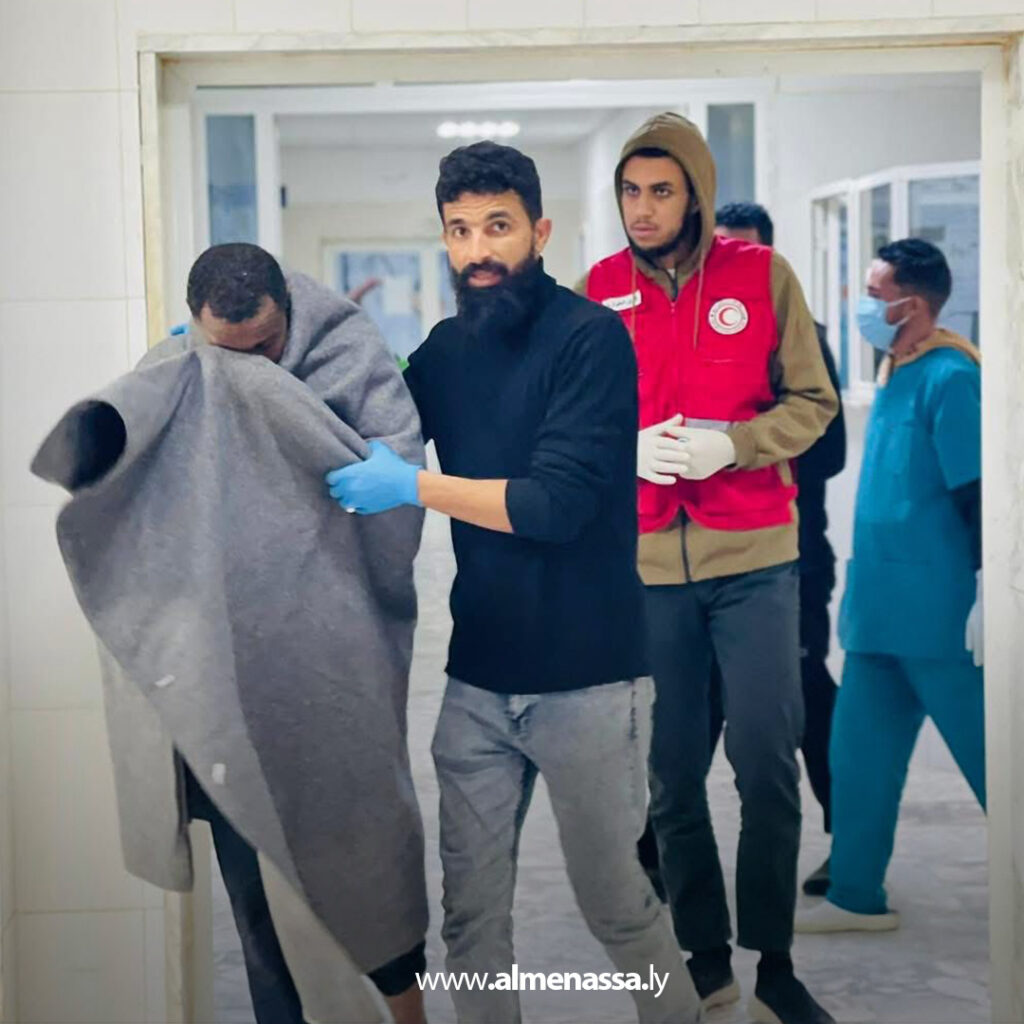 Extra 265 الهلال الأحمر ينتشل ضحايا انقلاب قارب في درنة