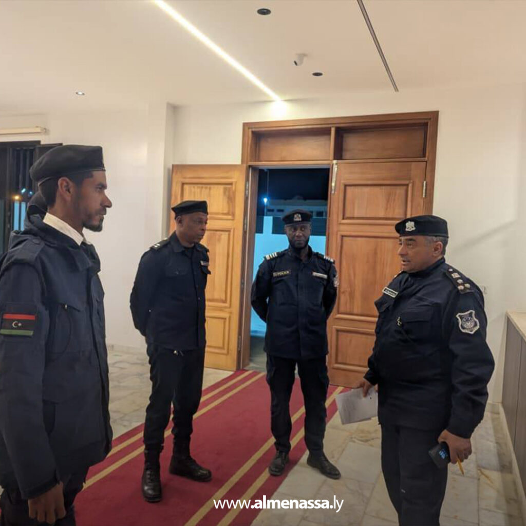 Extra 39.jpg1 39 جولة تفتيشية لمساعد مدير الأمن للشؤون الأمنية بسبها على دوريات ومراكز الشرطة