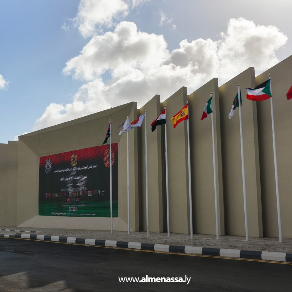 Extra 4.jpg1111111 4