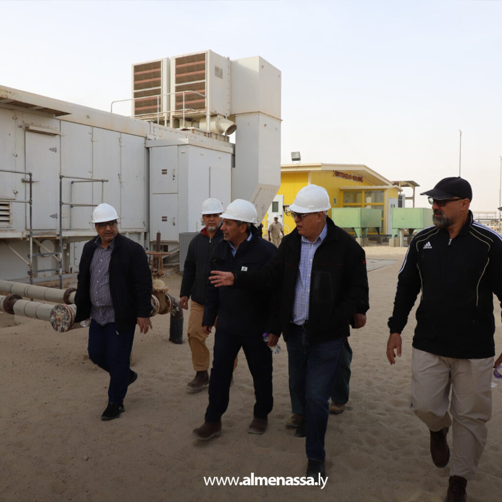 Extra 49.jpg11 49 شركة الخليج العربي: تفقد ميداني لحقلي مسلة والنافورة لمتابعة سير العمليات