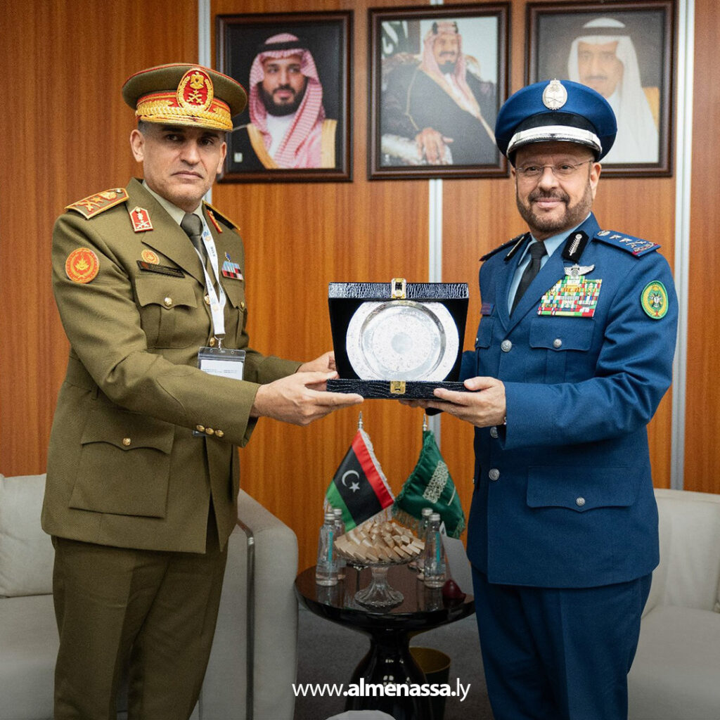 Extra 64.jpg1 64 الفريق النمروش يلتقي نظيره السعودي على هامش معرض الدفاع العالمي بالرياض