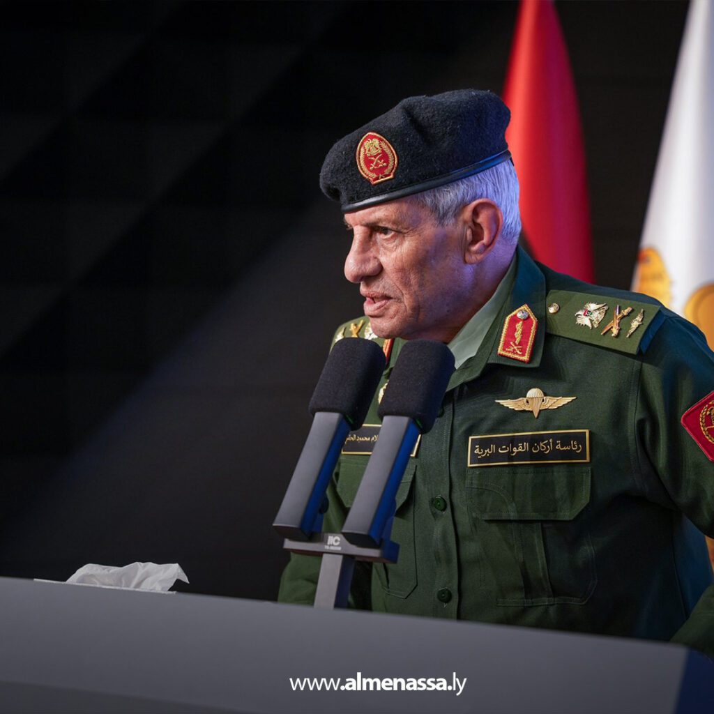 Extra 8.jpg111 8 تكريم منتسبي دورة العمليات الأولى لضباط العمليات بالقوات البرية