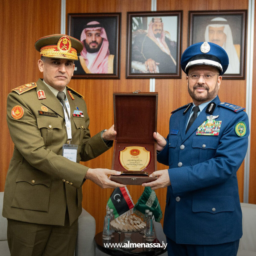 Extra 88 الفريق النمروش يلتقي نظيره السعودي على هامش معرض الدفاع العالمي بالرياض