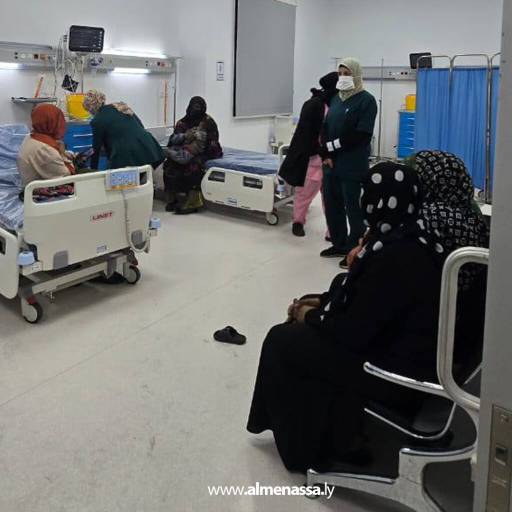 Extra03 1 مستشفى الكويفية يستقبل 17 حالة اختناق جراء حريق في سيدي خليفة