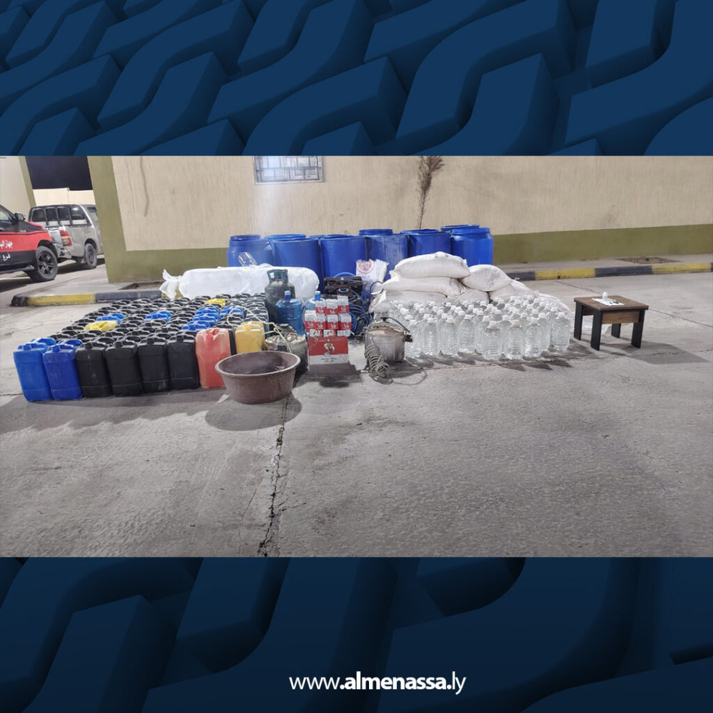 جهاز البحث الجنائي الجفرة يطيح بتاجر مخدرات ويضبط أكبر مصنع خمور بمدينة هون 5 extra Recovered 24.jpg4 24 جهاز البحث الجنائي الجفرة يطيح بتاجر مخدرات ويضبط أكبر مصنع خمور بمدينة هون