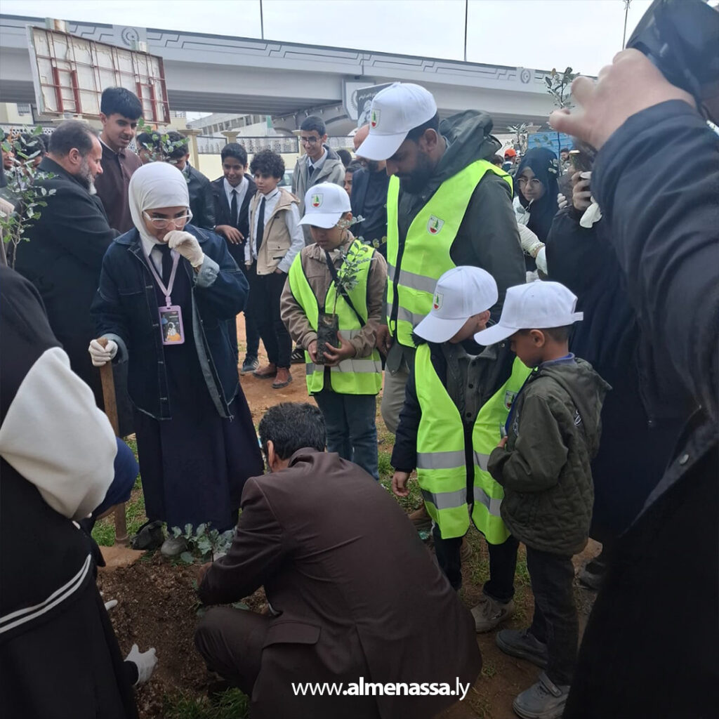 extra Recovered 25.jpg1 25  فريق التشجير بمركز البحوث الزراعية يواصل برامجه التوعوية في مدارس الجبل الأخضر