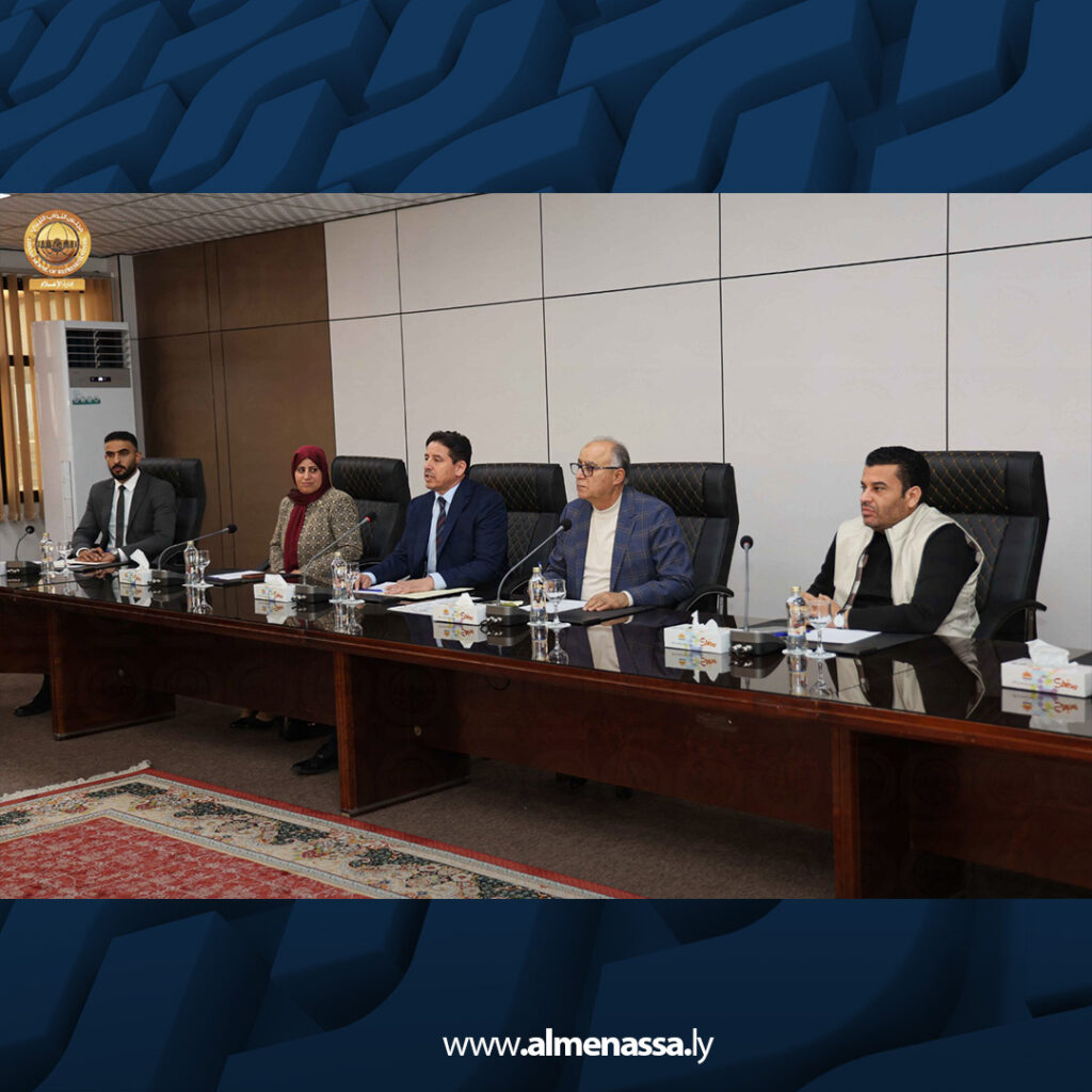 أعضاء من النواب يناقشون مع الجمعية الليبية البريطانية برامج التنمية والإعمار في بنغازي 4 extra Recovered Recovered 2.jpg5 2 أعضاء من النواب يناقشون مع الجمعية الليبية البريطانية برامج التنمية والإعمار في بنغازي