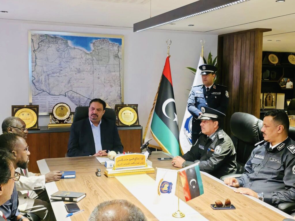 352723 رئيس جهاز مكافحة الهجرة غير الشرعية يبحث أوضاع المواطنين التشاديين مع القنصل العام