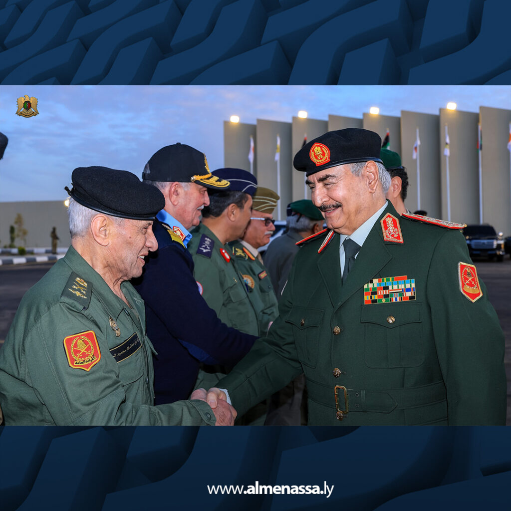 Extra 1.jpg7 1 القائد العام يشارك ضباط الجيش مأدبة إفطار ويؤكد أهمية الجاهزية والتدريب