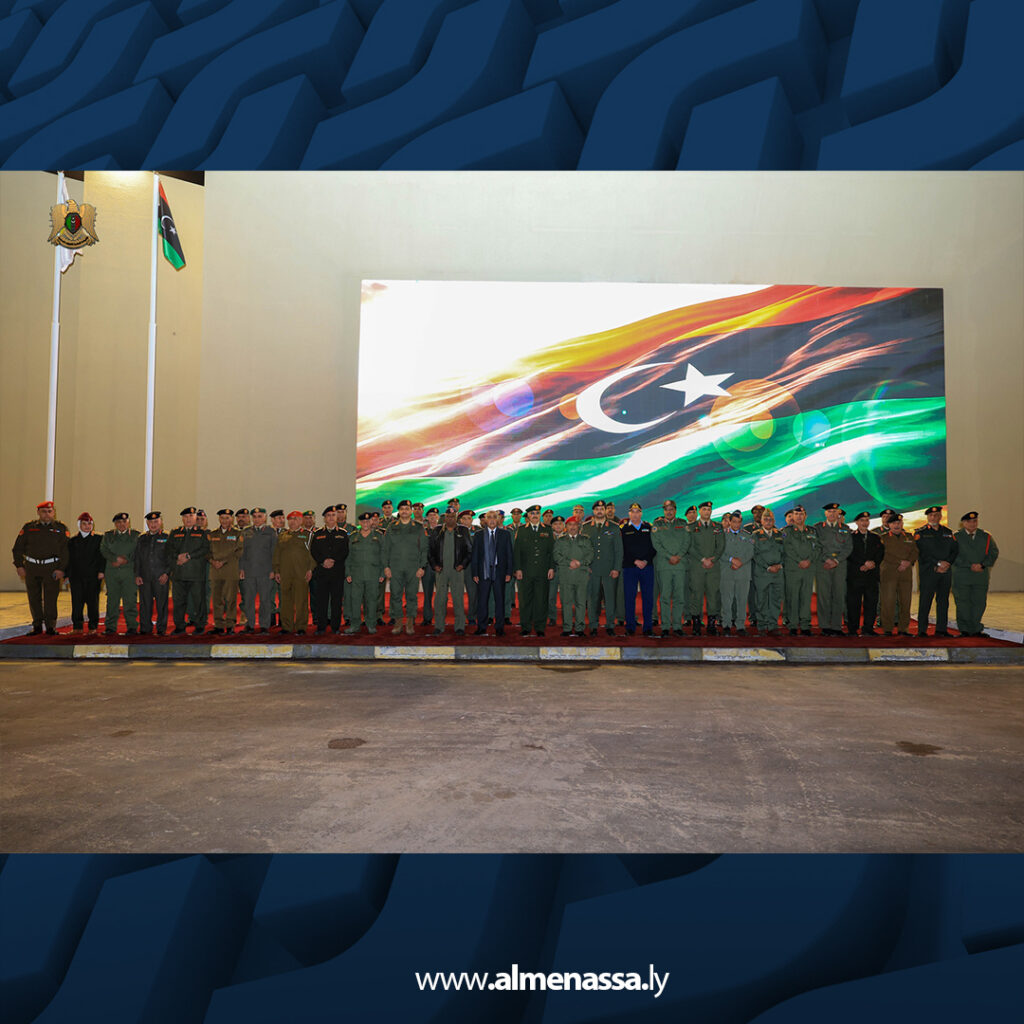 Extra 1.jpg9 1 القائد العام يشارك ضباط الجيش مأدبة إفطار ويؤكد أهمية الجاهزية والتدريب