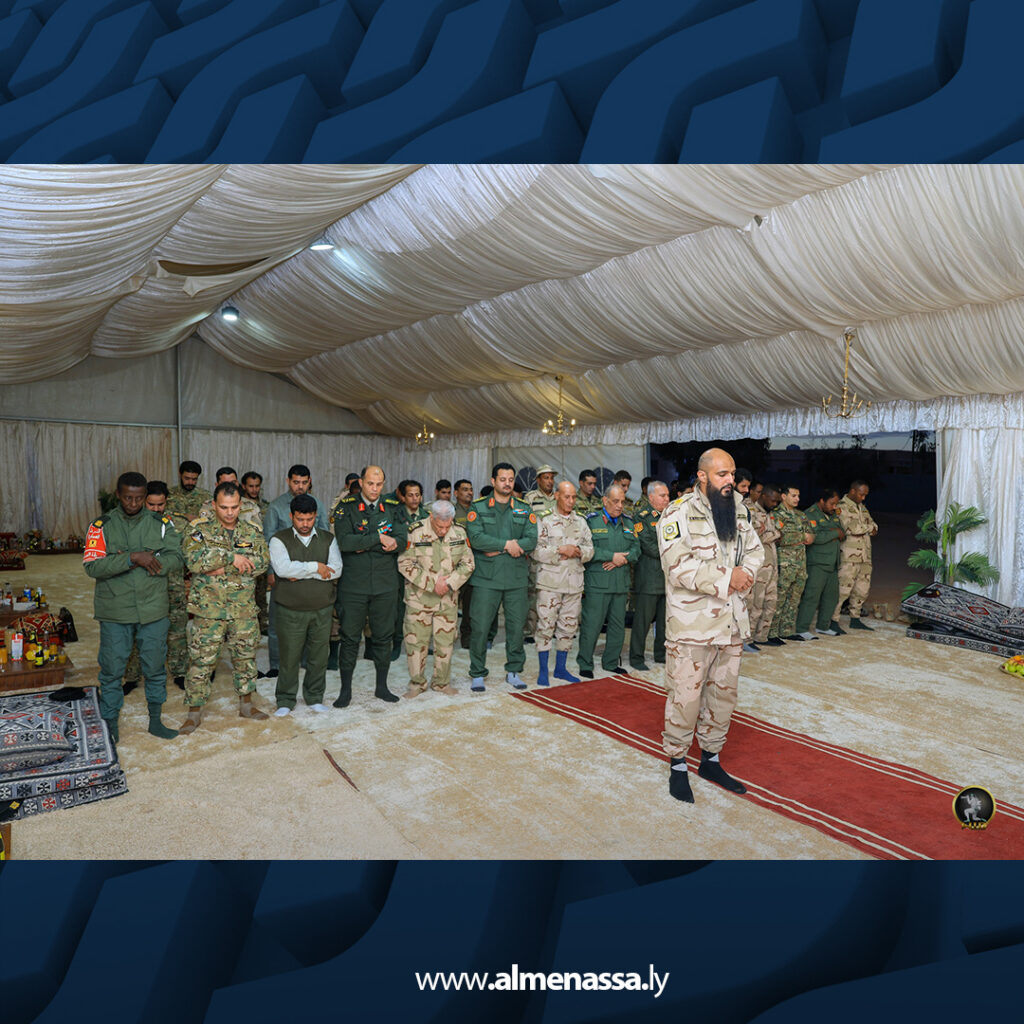 Extra 10.jpg11 10 رئيس الأركان العامة يشارك قوات الحدود الجنوبية الغربية مأدبة إفطار رمضانية