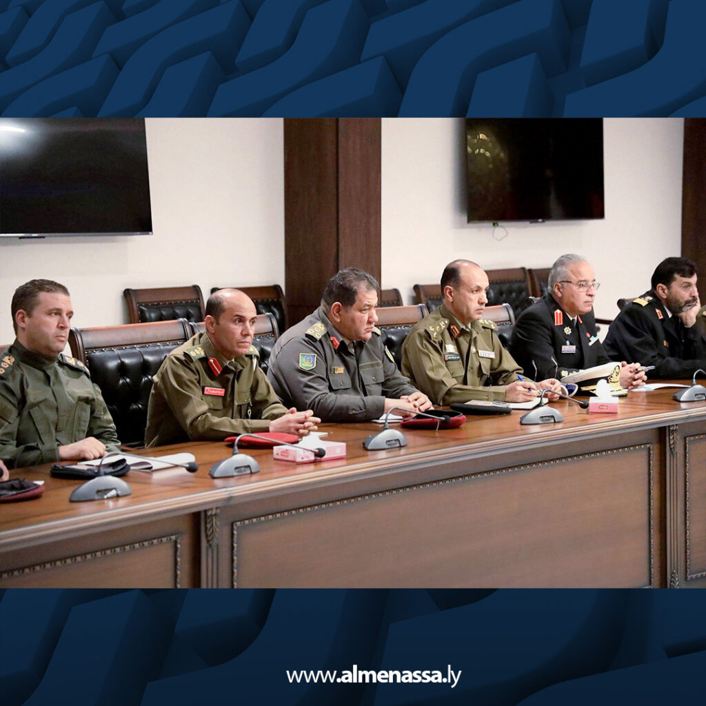 Extra 13.jpg3 13 اجتماع موسع برئاسة الأركان بالمنطقة الغربية لمناقشة مرتبات العسكريين ومعالجة الإشكاليات المالية