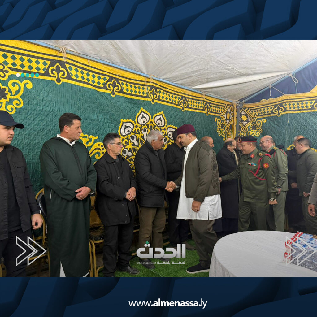 Extra 15.jpg9 15 نائب القائد العام يقدم واجب العزاء لأسرتي بالحسن والعبيدي