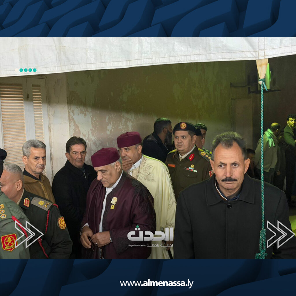 Extra 18.jpg7 18 نائب القائد العام يقدم واجب العزاء لأسرتي بالحسن والعبيدي