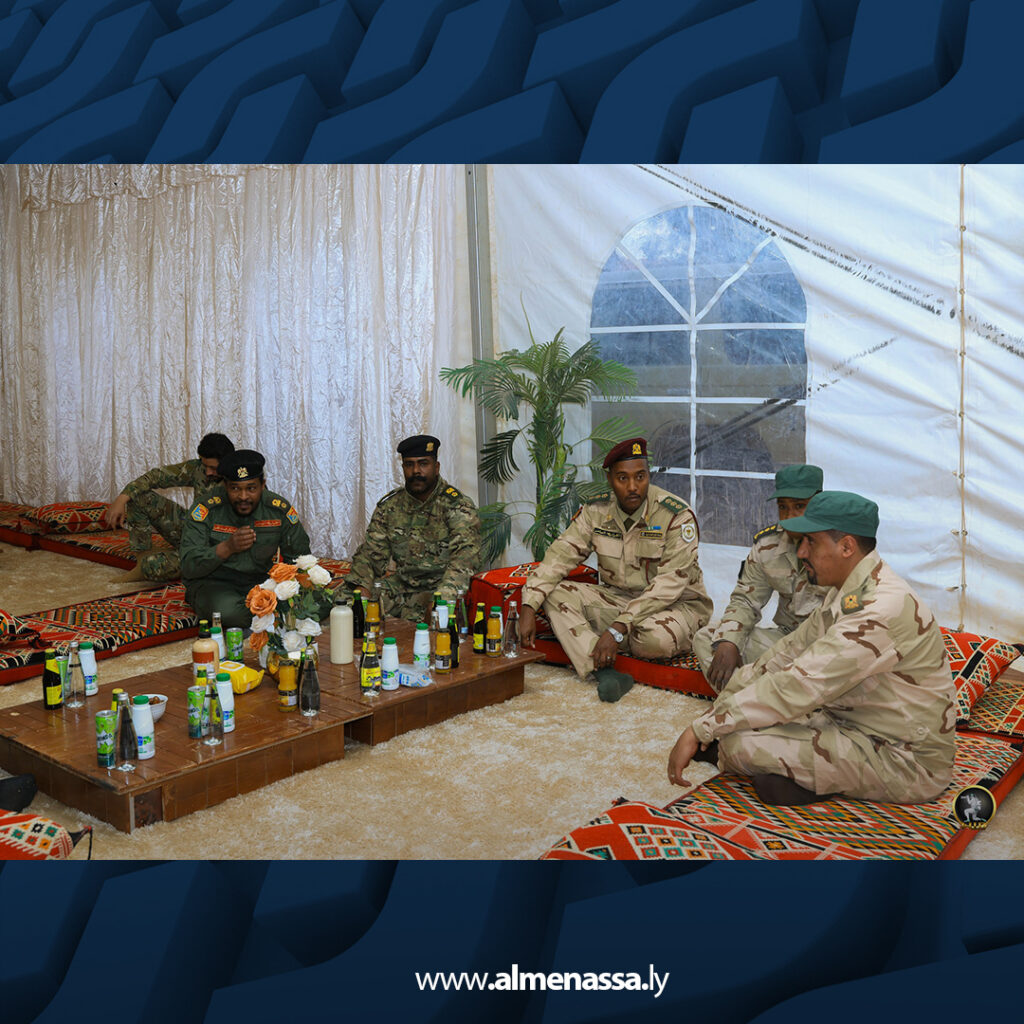 Extra 2.jpg14 2 رئيس الأركان العامة يشارك قوات الحدود الجنوبية الغربية مأدبة إفطار رمضانية