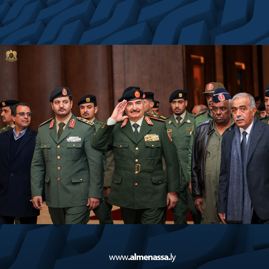 Extra 2.jpg6 2 القائد العام يشارك ضباط الجيش مأدبة إفطار ويؤكد أهمية الجاهزية والتدريب