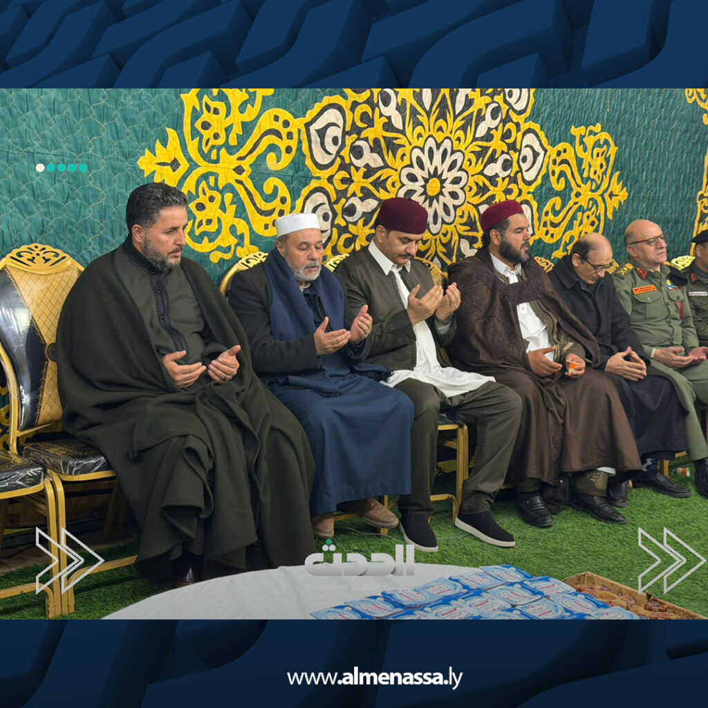Extra 20.jpg6 20 نائب القائد العام يقدم واجب العزاء لأسرتي بالحسن والعبيدي