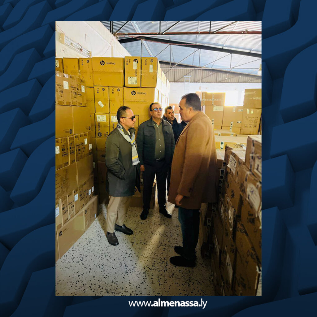 Extra 26.jpg4 26 وزير التربية يتفقد المخازن الرئيسية للكتاب المدرسي ويشدد على انتظام التوزيع