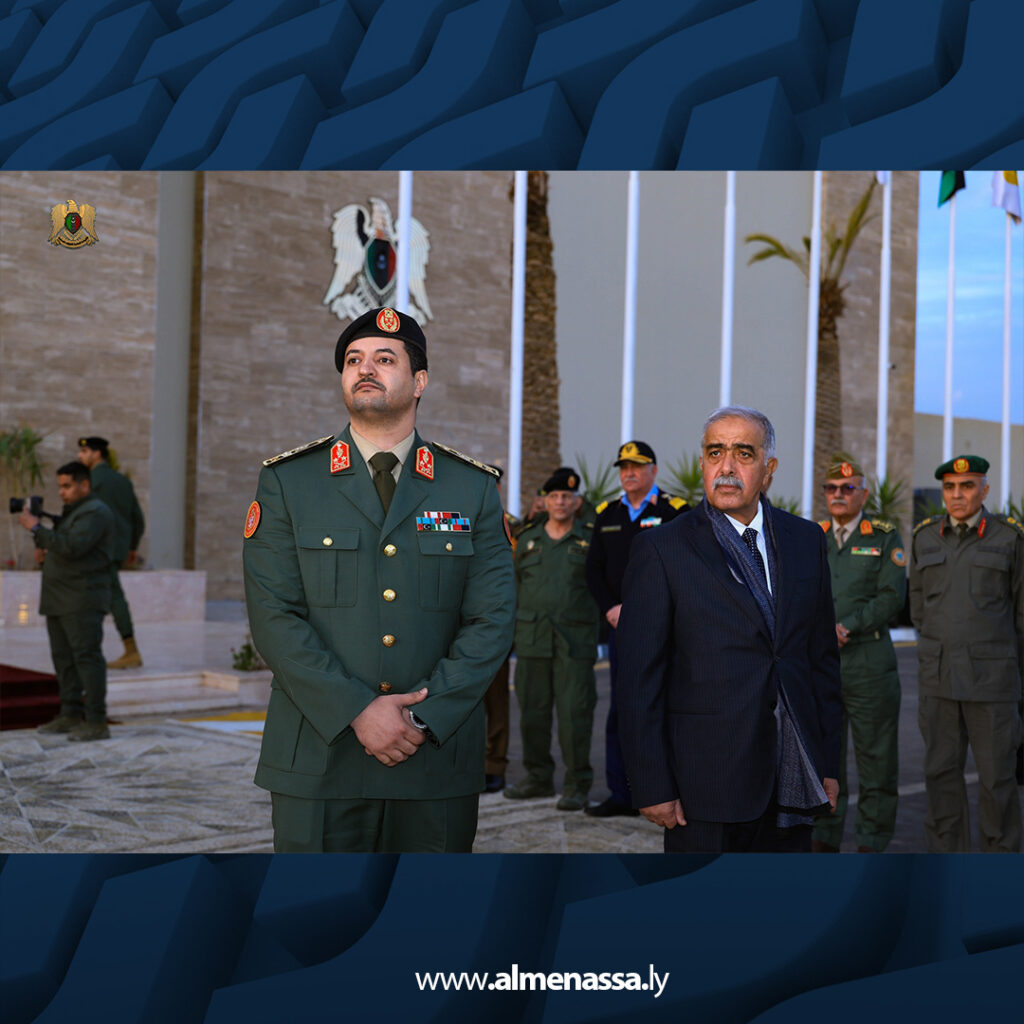 Extra 29 القائد العام يشارك ضباط الجيش مأدبة إفطار ويؤكد أهمية الجاهزية والتدريب