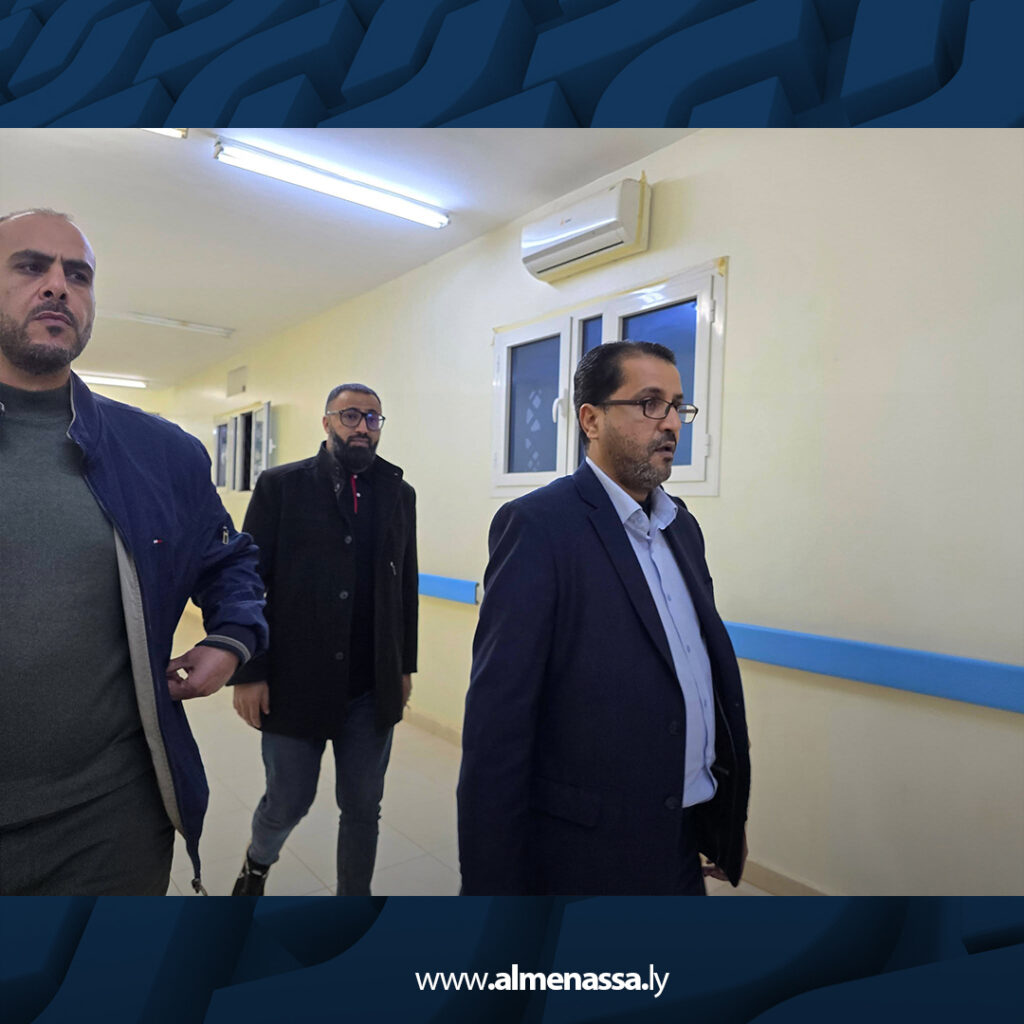 Extra 4.jpg2 4 وفد من وزارة الصحة يتفقد سير العمل بمستشفى الشهيد عطية الكاسح