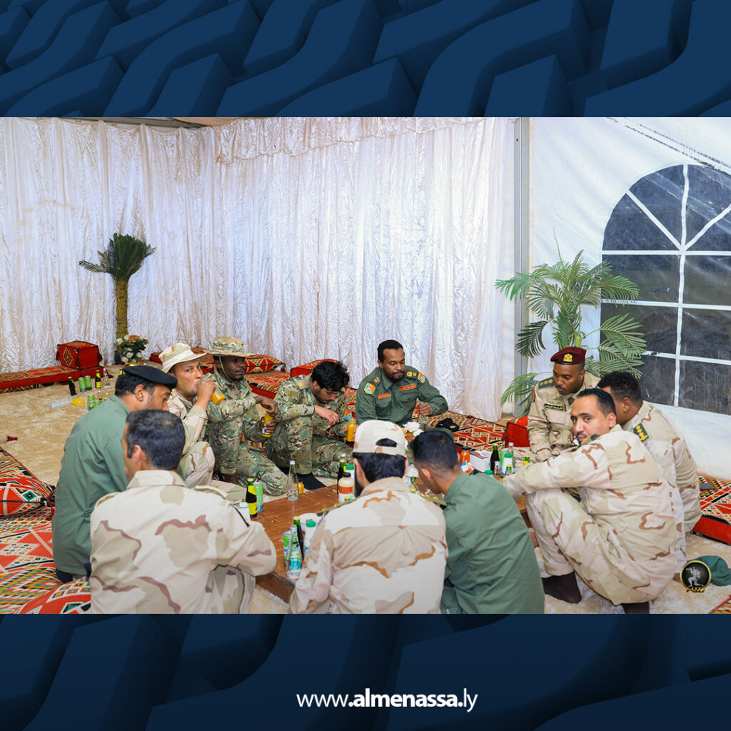 Extra 4.jpg6 4 رئيس الأركان العامة يشارك قوات الحدود الجنوبية الغربية مأدبة إفطار رمضانية