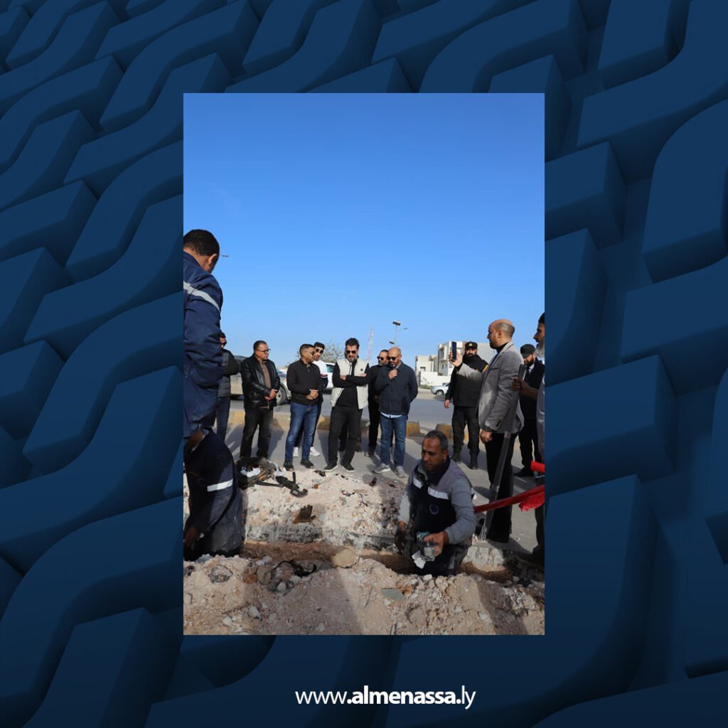 Extra 40.jpg3 40 وزير الكهرباء يتابع ميدانيا إصلاح عطل كابل رئيسي في بنغازي